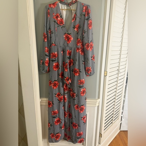 Haute Monde Dresses & Skirts - Haute Monde Floral Stripe Maxi Back Overlay Romper – Size M